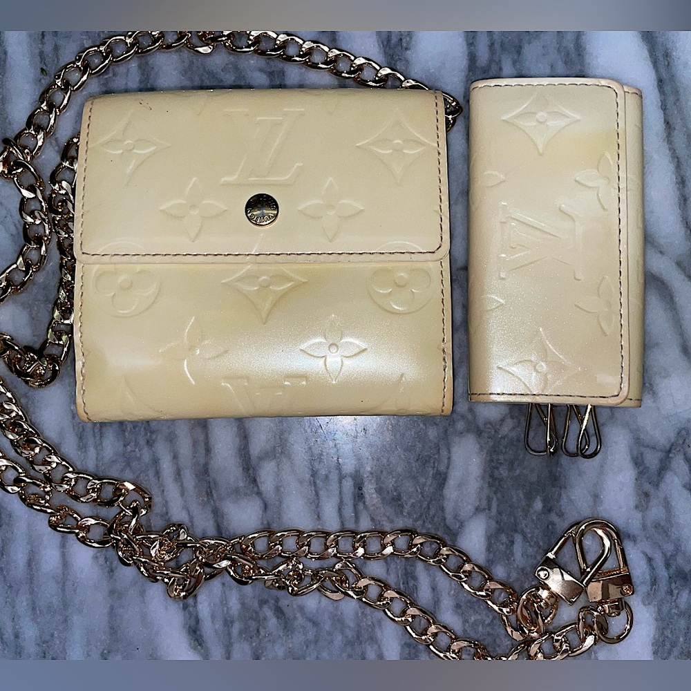 Louis Vuitton SET vernis leather wallet & key case (authentic)